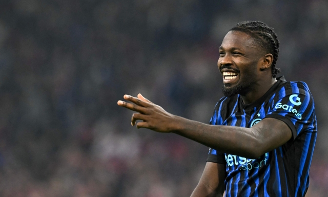 Il solito super Thuram: doppietta di testa e Ajax ko. L'Inter e Chivu si riscattano