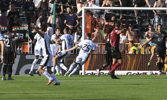 Serie B: il Cesena fa il blitz a Venezia e aggancia in testa il Palermo. Spezia flop