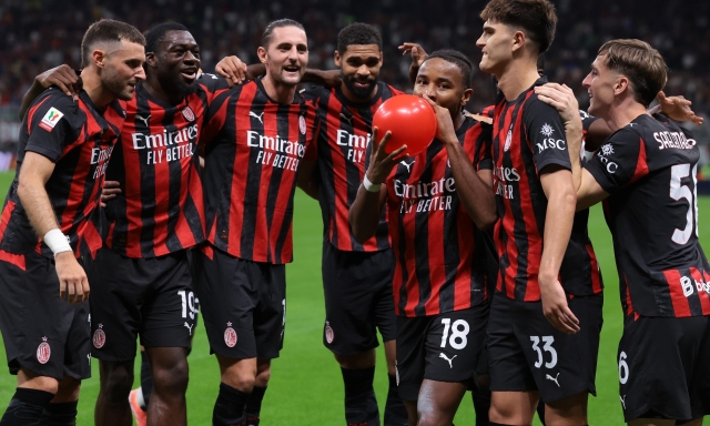 Il Lecce resta in 10, comodo tris per il Milan. Allegri vola agli ottavi: incontrerà la Lazio