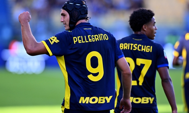 Il Parma resta in 10 e si fa rimontare, poi esulta ai rigori. Spezia eliminato, ora c'è il Bologna