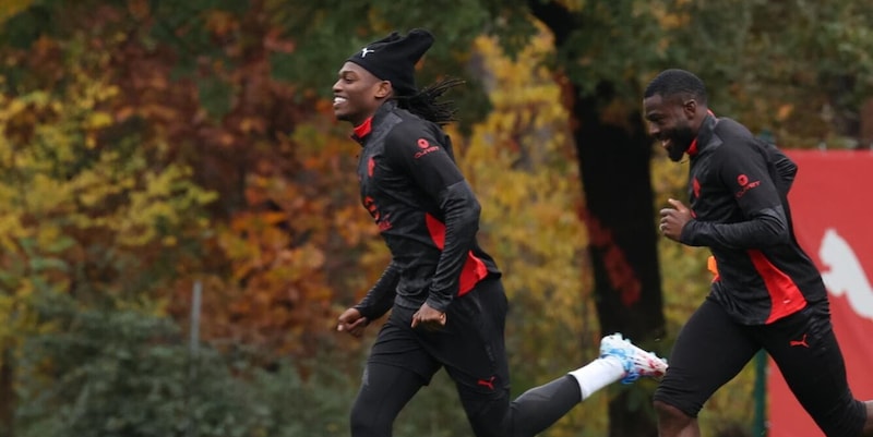 Leao recuperato per Milan-Roma: di corsa col sorriso a Milanello 15 Leao recuperato per Milan-Roma: di corsa col sorriso a Milanello