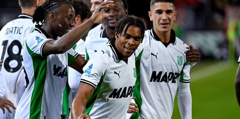 Laurienté-Pinamonti, colpo Sassuolo a Cagliari: Grosso a -2 dalla Juve 14 Laurienté-Pinamonti, colpo Sassuolo a Cagliari: Grosso a -2 dalla Juve