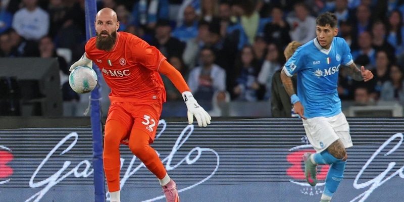 Milinkovic Savic infortunato, lascia la Serbia e torna a Napoli per curarsi