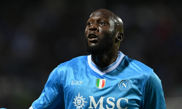 Lukaku, primo segnale: sarà in tribuna per Napoli-Como. Ecco quando Conte punta a riaverlo 10 Lukaku, primo segnale: sarà in tribuna per Napoli-Como. Ecco quando Conte punta a riaverlo