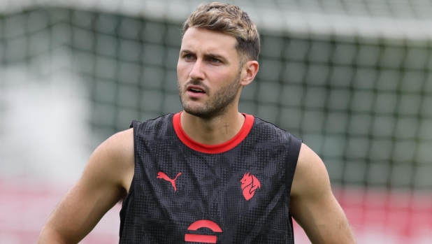 Papà Gimenez: "Santi ha scelto il Milan tra 7 opzioni. Mi ha detto che i gol arriveranno" 1 Papà Gimenez: "Santi ha scelto il Milan tra 7 opzioni. Mi ha detto che i gol arriveranno"