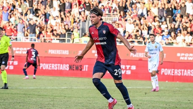 LIVE Verona-Cagliari 1-0: punizione di Giovane, Gagliardini di testa trova l'angolino 14 LIVE Verona-Cagliari 1-0: punizione di Giovane, Gagliardini di testa trova l'angolino