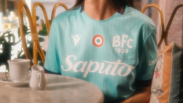 Bologna, svelata la terza maglia: il Nettuno protagonista