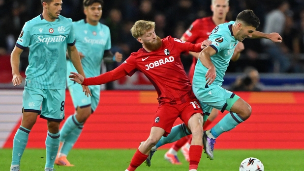 FINALE Bologna-Friburgo 1-1: a Orsolini risponde il rigore di Adamu