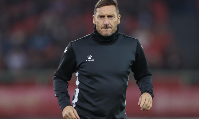 Rigori, Totti prende in giro... la Roma! "È uno scherzo? Una cosa così non s'era mai vista"