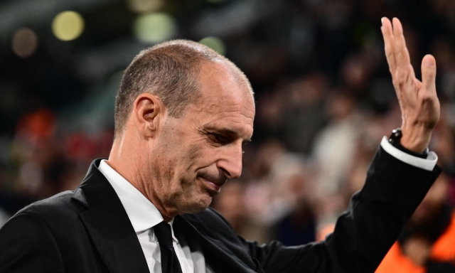 La Juve e lo Stadium non dimenticano Max: striscione ed ovazione per il tecnico dei 12 trofei