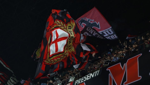 “Sai perché mi batte il corazon? Ho visto Luka Modric!”: copiato dal Milan il coro per Maradona 1 “Sai perché mi batte il corazon? Ho visto Luka Modric!”: copiato dal Milan il coro per Maradona