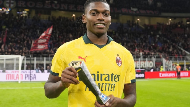 Leader, strappo, bandiera o... Il futuro di Leao in sette parole