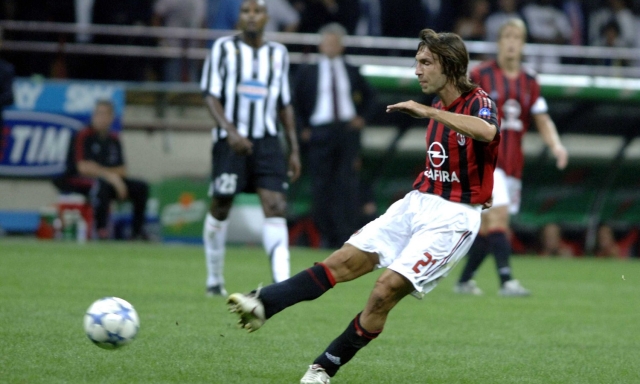 La 'Maledetta' compie 20 anni: così è nata la punizione divina di Andrea Pirlo 16 La 'Maledetta' compie 20 anni: così è nata la punizione divina di Andrea Pirlo