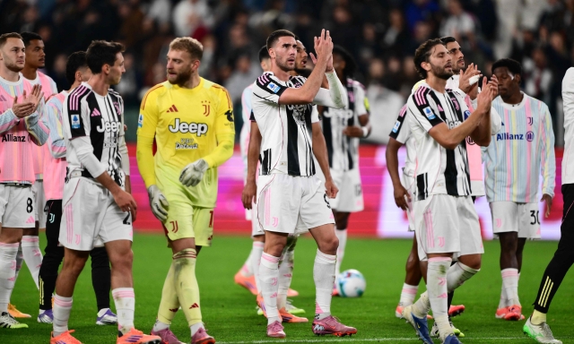 Juventus, i convocati per la Lazio: c'è Zhegrova, fuori solo gli infortunati 16 Juventus, i convocati per la Lazio: c'è Zhegrova, fuori solo gli infortunati