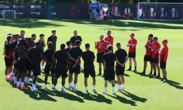 Due soli cambi: è un Milan vintage. Allegri, così la rosa è troppo corta