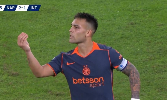 Conte-Lautaro, lite e insulti in mezzo al campo: "Cagòn" e "sto c...". L'episodio e il precedente 15 Conte-Lautaro, lite e insulti in mezzo al campo: "Cagòn" e "sto c...". L'episodio e il precedente