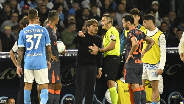 Le pagelle degli arbitri: Mariani 4, quanti errori a Napoli. Lapenna 4: al Bologna manca un rigore 10 Le pagelle degli arbitri: Mariani 4, quanti errori a Napoli. Lapenna 4: al Bologna manca un rigore