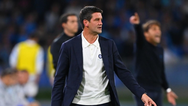 Ve lo immaginate Mou dopo Napoli-Inter? La lezione di Chivu: niente pianti, parliamo di calcio 12 Ve lo immaginate Mou dopo Napoli-Inter? La lezione di Chivu: niente pianti, parliamo di calcio