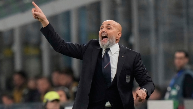 "Mi pare il prete di Frittole", "C'è un sud che non tifa Juve": 11 frasi che raccontano Spalletti 12 "Mi pare il prete di Frittole", "C'è un sud che non tifa Juve": 11 frasi che raccontano Spalletti
