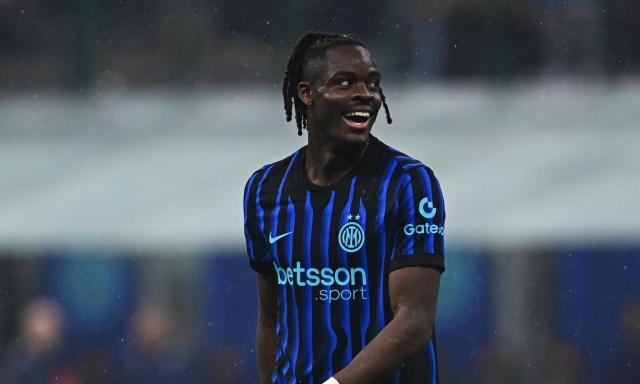 Bisseck al centro torna gigante. E può accompagnare alla porta Acerbi e De Vrij 10 Bisseck al centro torna gigante. E può accompagnare alla porta Acerbi e De Vrij