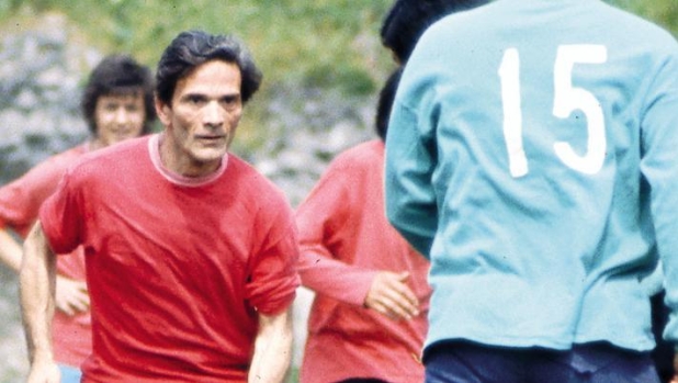 "Il capocannoniere è il miglior poeta dell'anno". 50 anni senza Pasolini, campione vero tra gli intellettuali 15 "Il capocannoniere è il miglior poeta dell'anno". 50 anni senza Pasolini, campione vero tra gli intellettuali