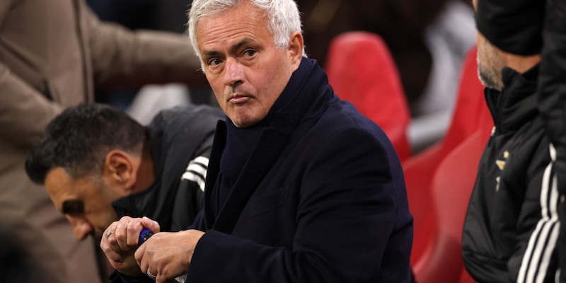 Mourinho, prima gioia: il Benfica sbanca Amsterdam 