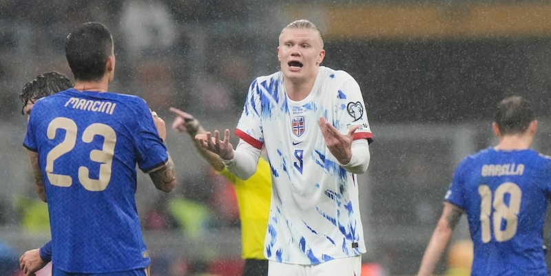 Haaland, che bordate in diretta a Mancini: la reazione a sorpresa