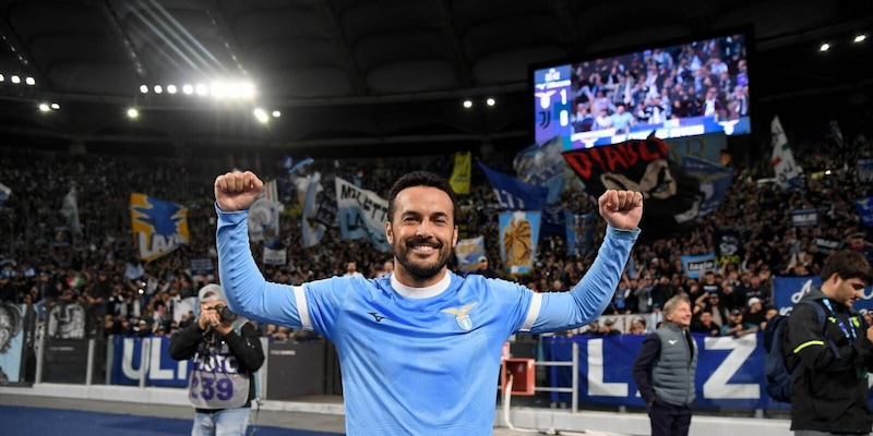 Lazio, il futuro di Pedro: Lotito ha già in mente un ruolo per lui 15 Lazio, il futuro di Pedro: Lotito ha già in mente un ruolo per lui