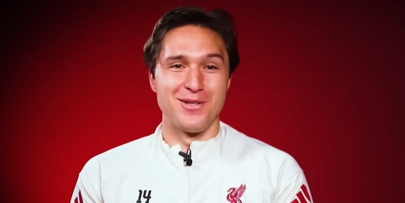 Chiesa e i tifosi Liverpool: “Era imbarazzante”. Poi svela il suo idolo e chi preferisce tra Messi e Ronaldo 