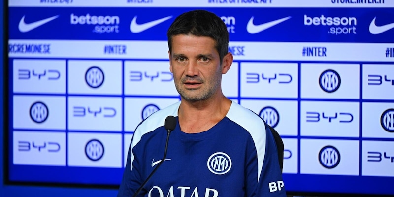 Chivu carica l'Inter: "Il Milan ha giocatori letali ma faremo di tutto per vincere". Su Thuram e Dumfries...