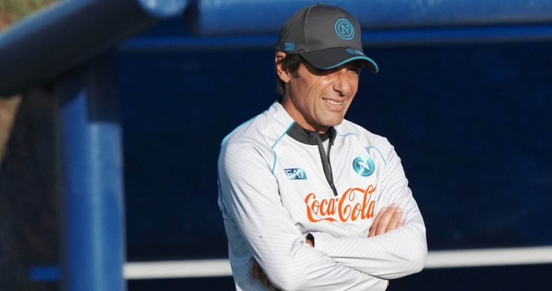 Conte, cosa sta succedendo: il ritorno a Napoli dopo la crisi e il dialogo con la squadra