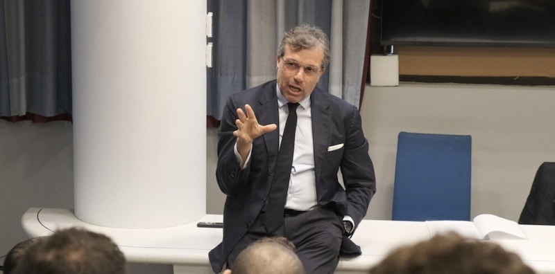 Giuntoli, l'ex Juve fa il professore: "Sempre più difficile. Ecco in cosa bisogna essere bravi"