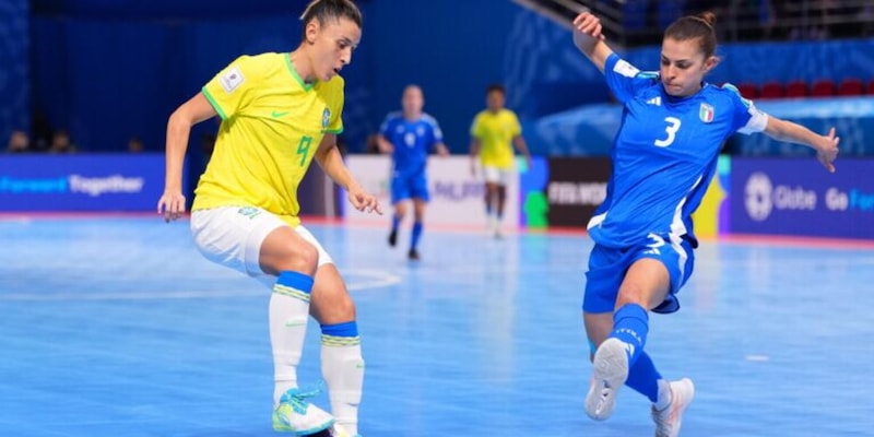 Mondiale femminile di futsal: un tempo alla pari, poi la resa. L'Italia s'inchina al Brasile