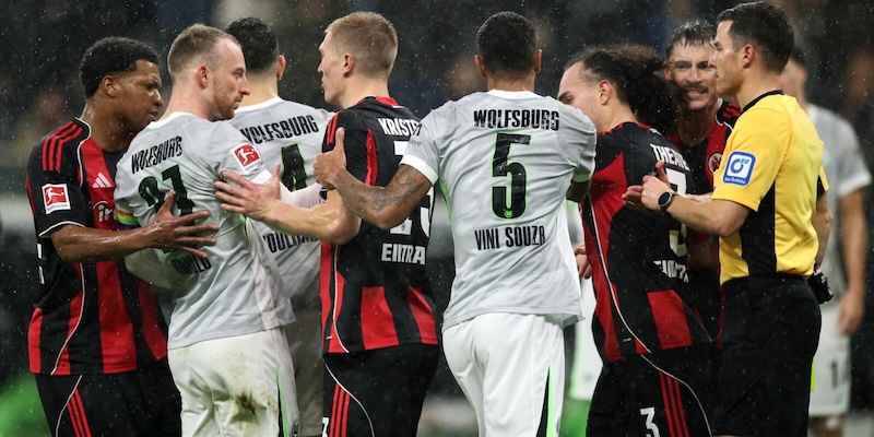 Bundesliga: pari tra Eintracht e Wolfsburg. Vincono Amburgo e Friburgo