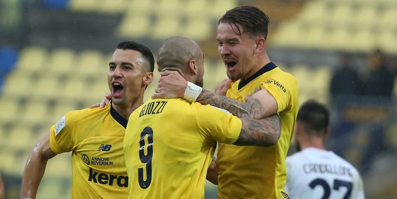 <!--StartFragment -->
Modena primo, il Monza insegue. La Sampdoria affonda col Mantova, ultimo posto
<!--EndFragment -->