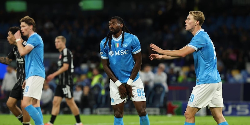 I top e flop di Napoli-Eintracht Francoforte: bene Anguissa, Hojlund da dimenticare