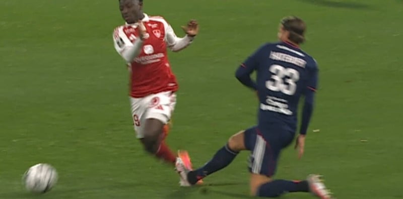 Il Lione frena con il Brest: Hateboer espulso dopo 7’! Poker Rennes, Lens e Lilla ok
