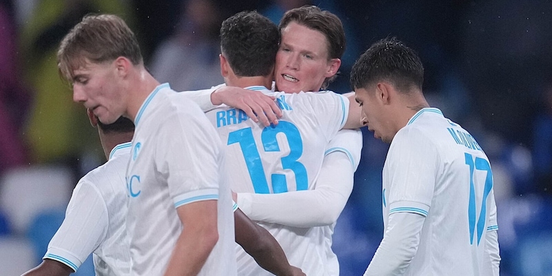 Champions, il Napoli spazza via il Qarabag. Chelsea e Marsiglia mettono ko Barcellona e Newcastle