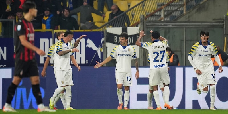 Il Milan si illude, il Parma riacciuffa Allegri: 2-2 e il Napoli può scappare