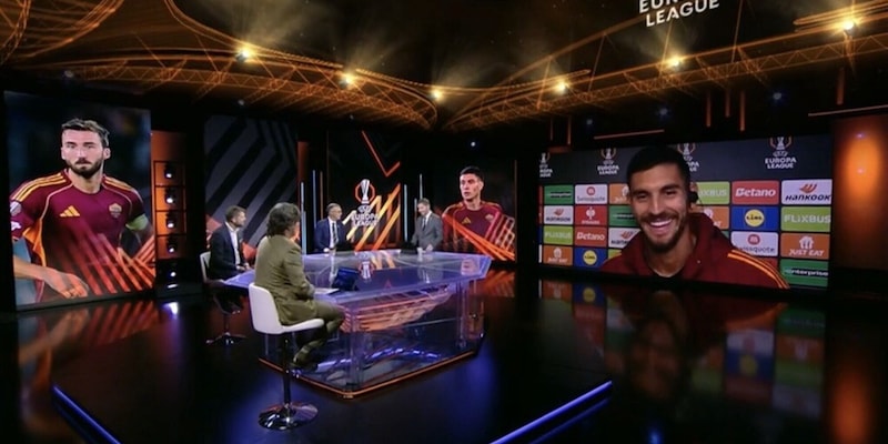 Pellegrini e il siparietto in tv sul futuro alla Roma: "Grazie che non me lo avete chiesto". E in studio reagiscono così