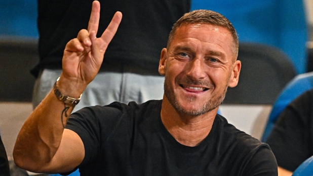 Totti: "Tra poco torno all'Olimpico. Dybala attaccante? Non può farlo. Sulla Roma di Gasperini..."