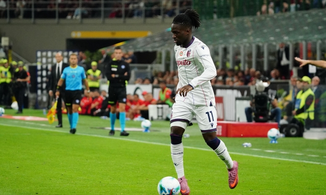 Mistero Rowe: costato 20 milioni ma ancora a zero gol. E il Bologna lo aspetta 12 Mistero Rowe: costato 20 milioni ma ancora a zero gol. E il Bologna lo aspetta