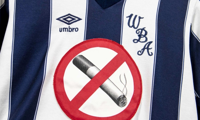 Divieto di fumo, siti porno e pompe funebri: gli sponsor più assurdi del calcio