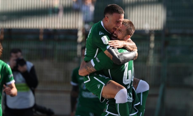 Avellino, vittoria pazza al Partenio: 4-3 alla Reggiana tra autogol e rimonte 16 Avellino, vittoria pazza al Partenio: 4-3 alla Reggiana tra autogol e rimonte