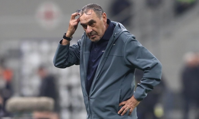 Sarri: "Lautaro da giallo, ma l'ha dato me. Anche Padre Pio si sarebbe arrabbiato. Servono arbitri stranieri"