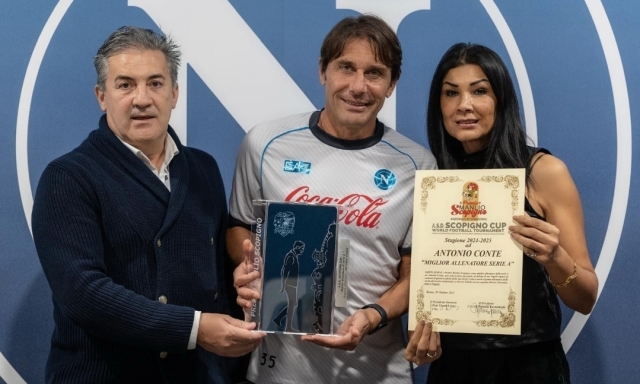Antonio Conte riceve il Premio Scopigno. È lui il miglior allenatore della scorsa stagione