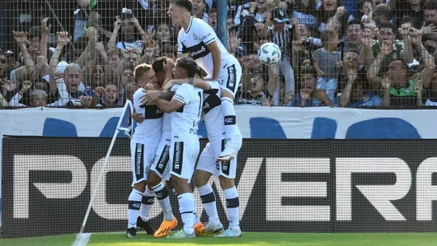 Follia in Argentina: un arbitro colpito da un martello