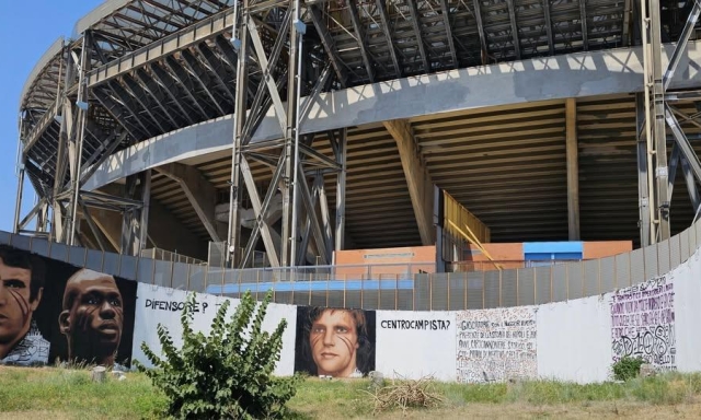 Napoli e la street art legata al calcio: quasi pronto il murale di Jorit all'esterno del Maradona