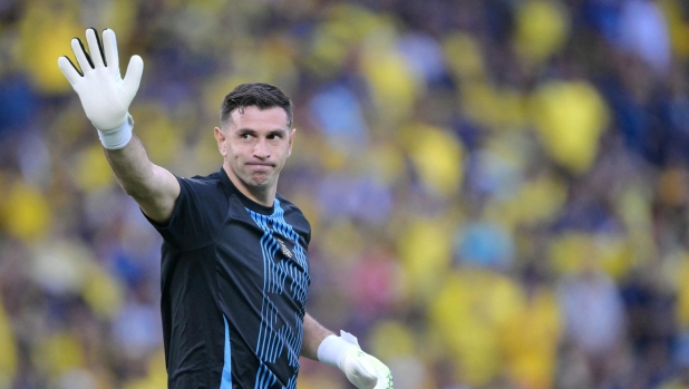 Emiliano Martinez risponde a Gattuso sugli slot qualificazione: "Non sanno cosa sia il Sud America"