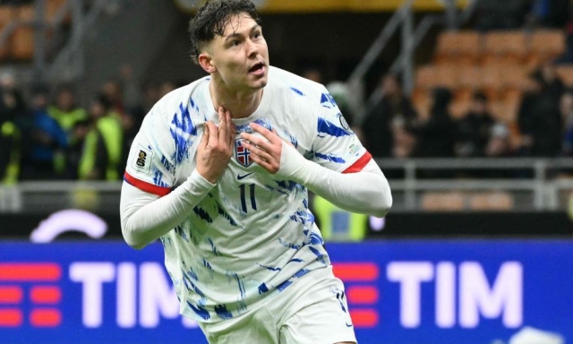 Strand Larsen, l'uomo del poker, era al Milan. Non fu preso per 200mila euro, ora vale più di 50 milioni